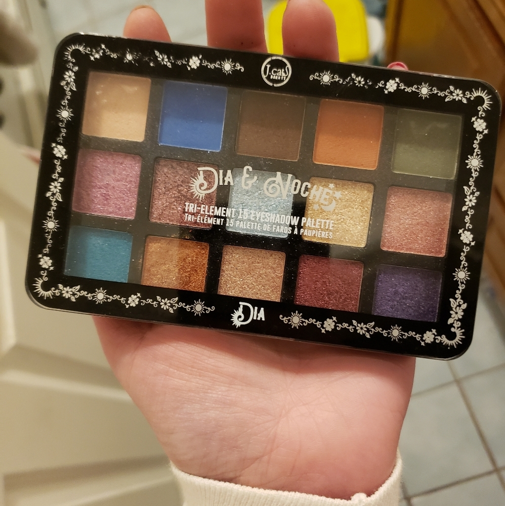 J cat beauty dia & noche palette "dia"